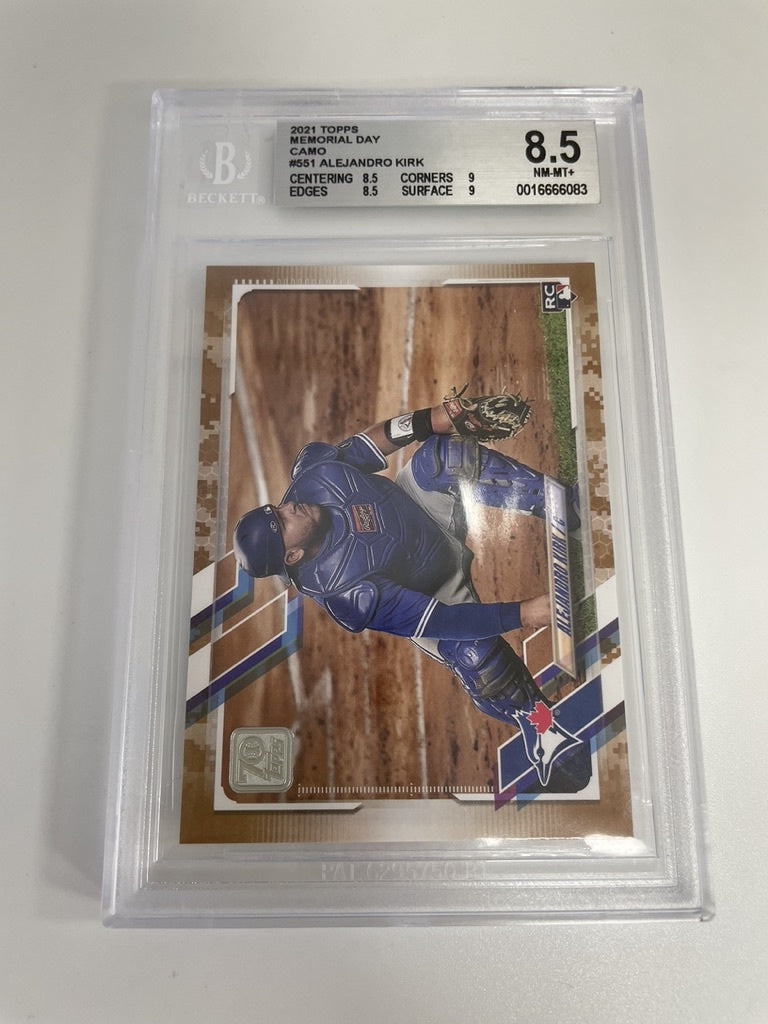 BGS - 8.5 2021 Topps Memorial Day Camo #551 Alejandro Kirk [0016666083]